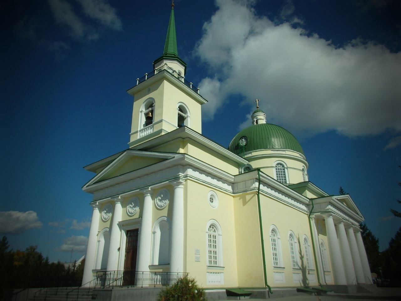 Часы. Литургия. Молебен. Лития